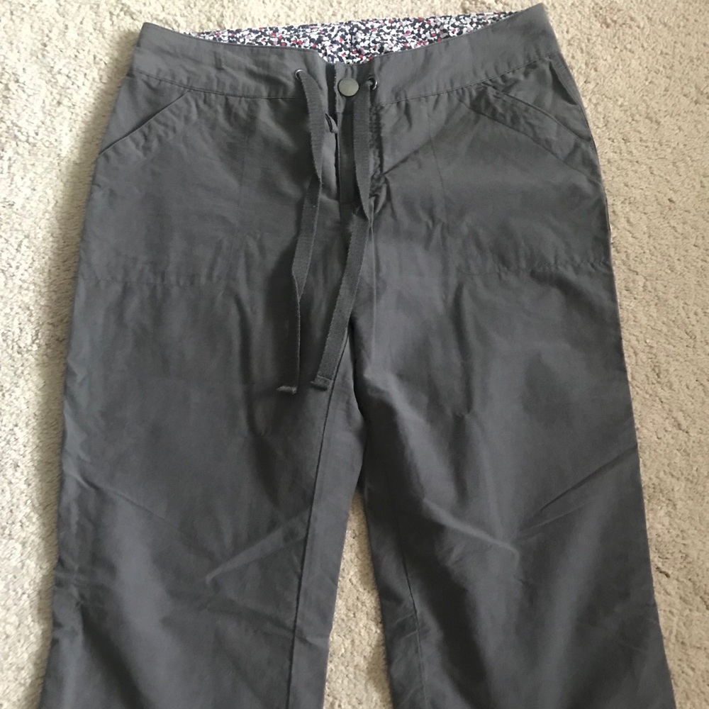 Columbia Charcoal Gray Capris Size 6